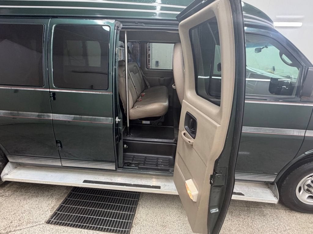 2011 Chevrolet Express Passenger 3500 1LS