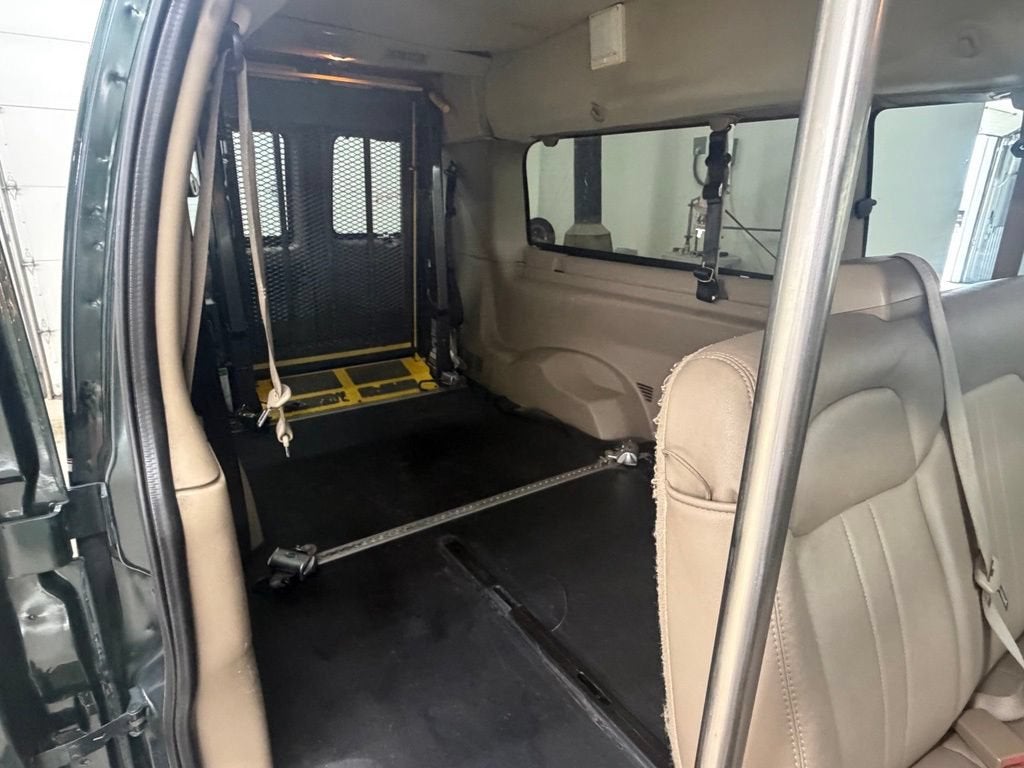 2011 Chevrolet Express Passenger 3500 1LS