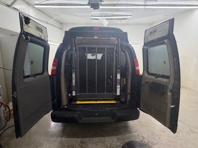 2011 Chevrolet Express Passenger 3500 1LS